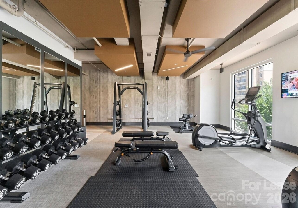 500 W Trade Street - Photo 15