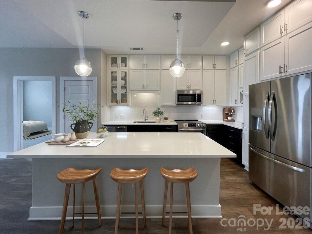 500 W Trade Street - Photo 29