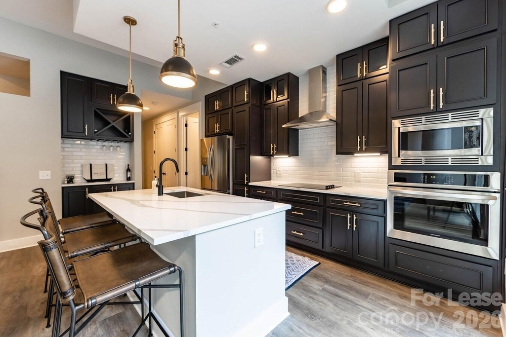 500 W Trade Street - Photo 20