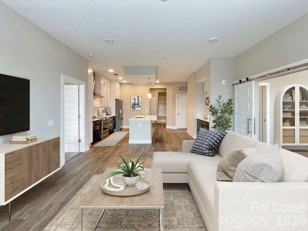 500 W Trade Street - Photo 39