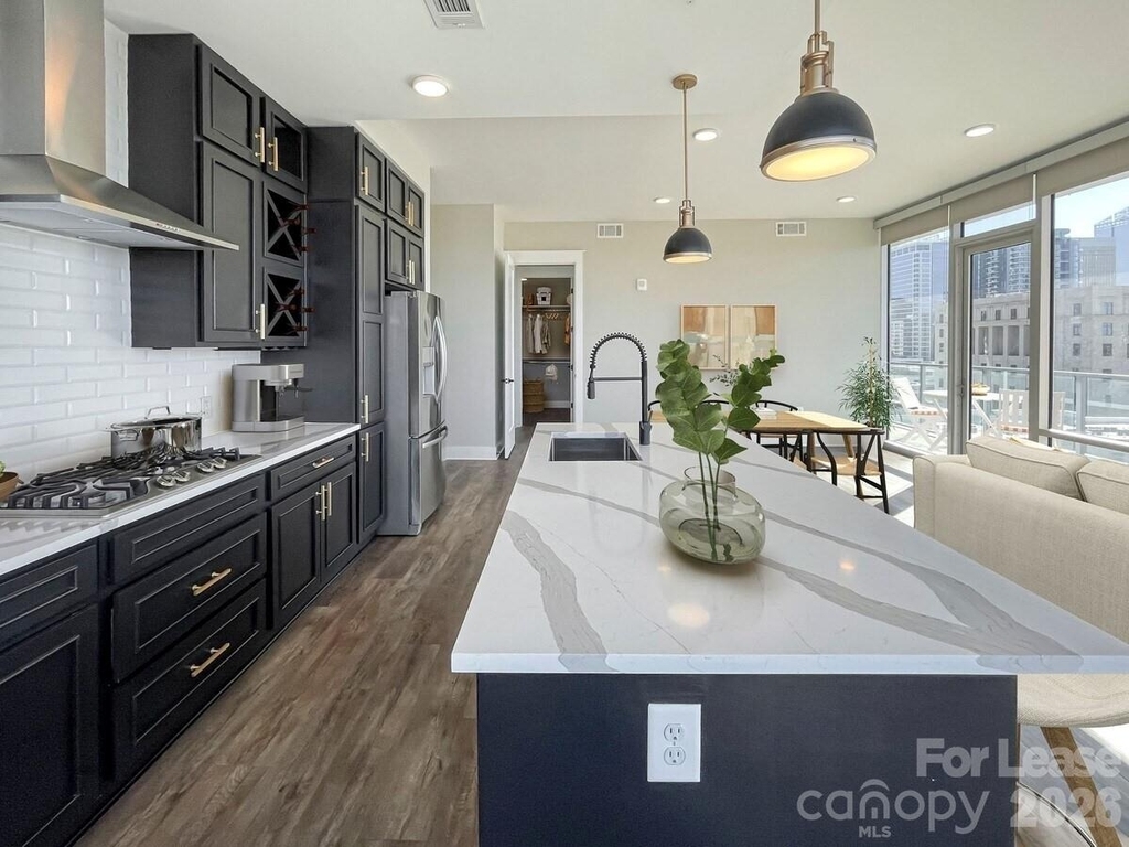500 W Trade Street - Photo 40