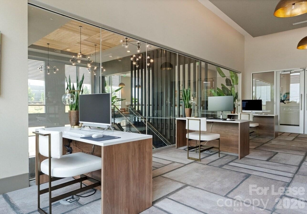 500 W Trade Street - Photo 8