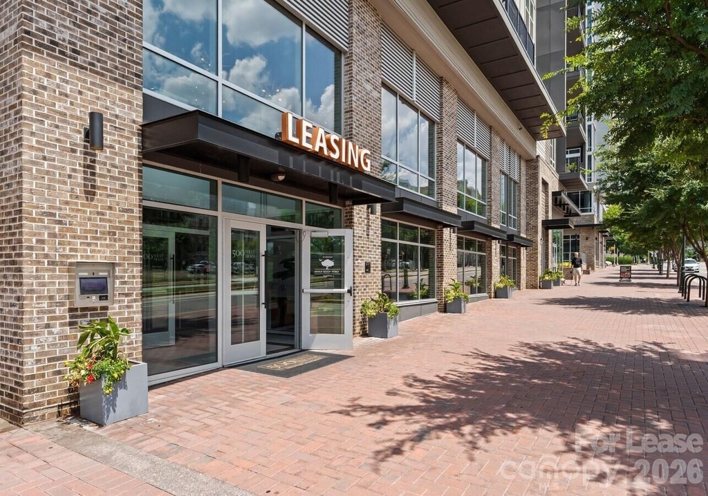 500 W Trade Street - Photo 19