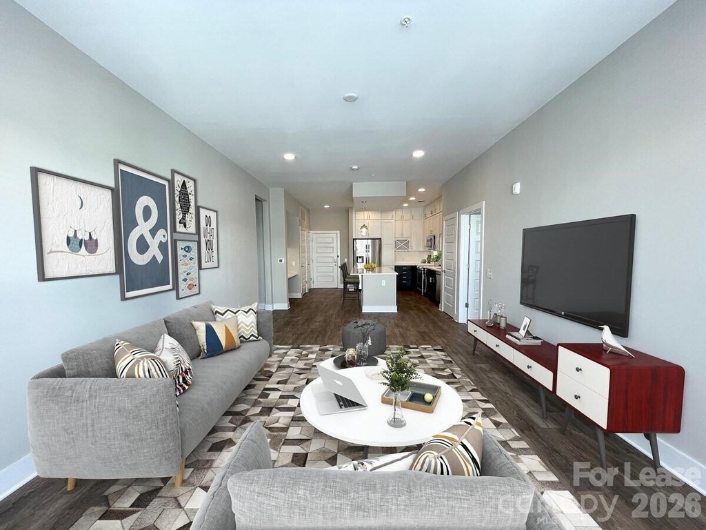 500 W Trade Street - Photo 36