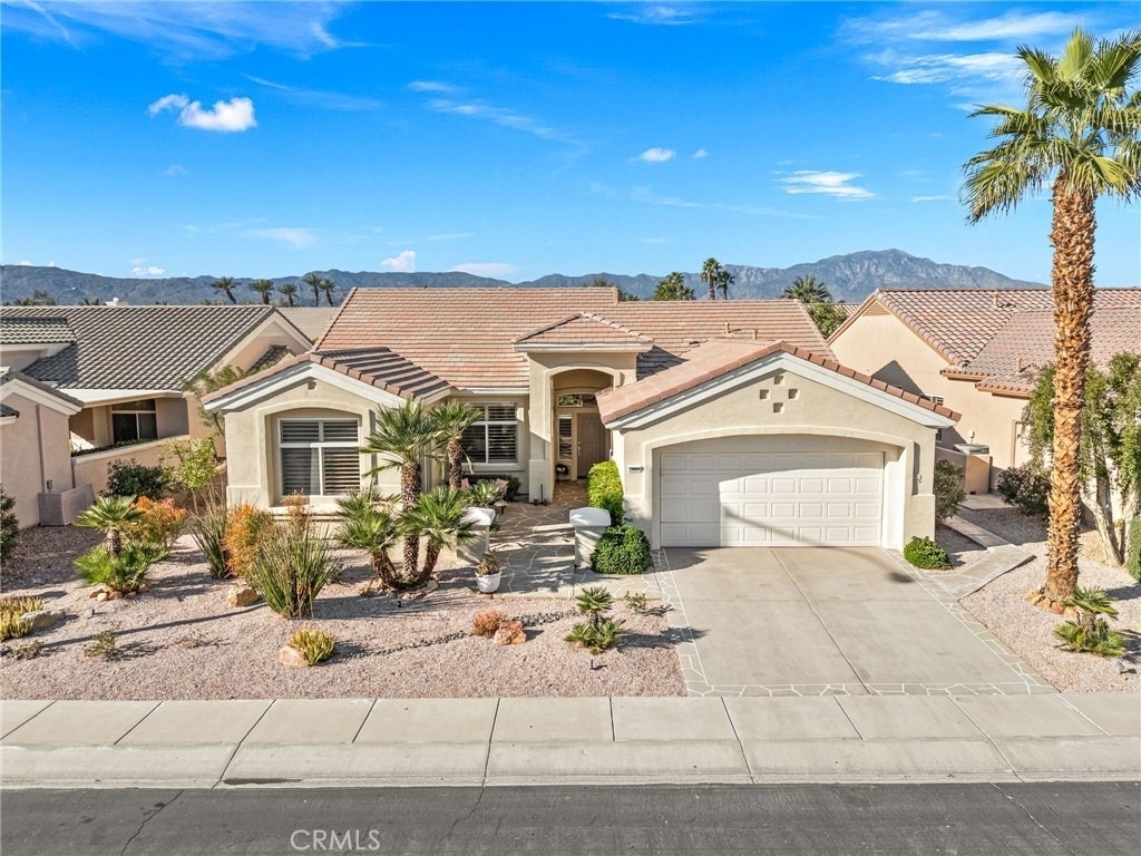36627 Crown Street - Photo 0