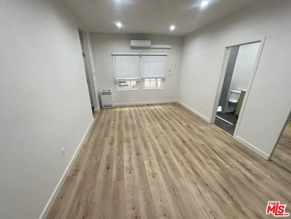 5320 W Olympic - Photo 1