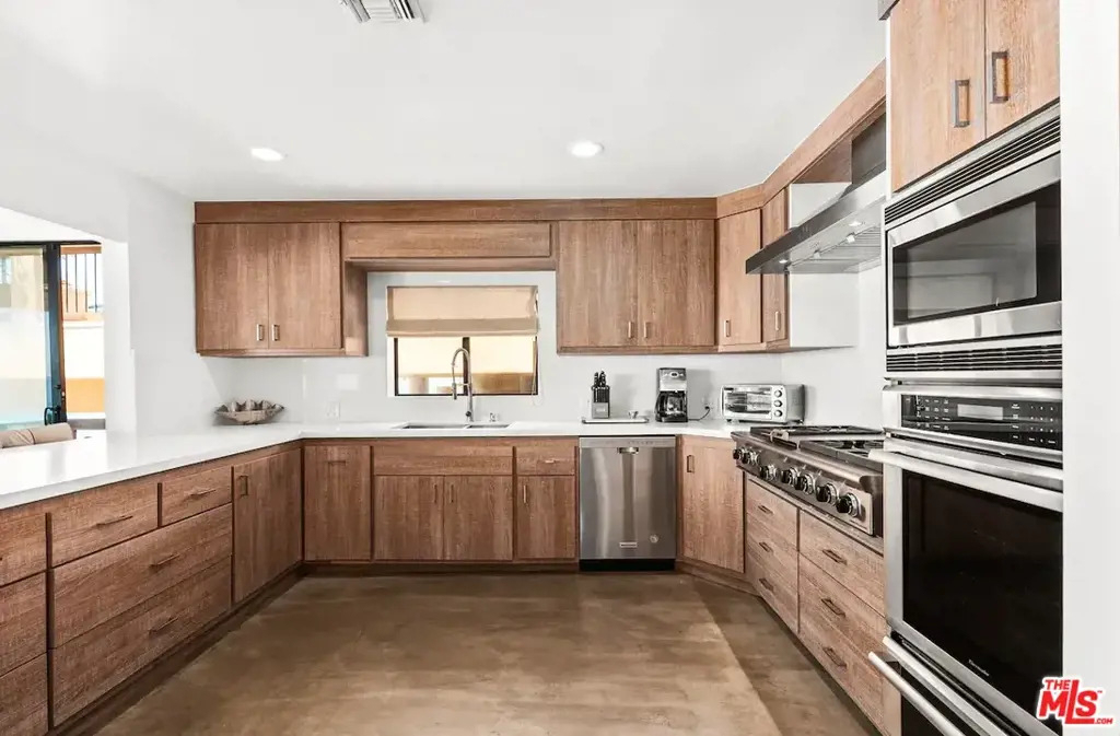 24608 Malibu Road - Photo 11