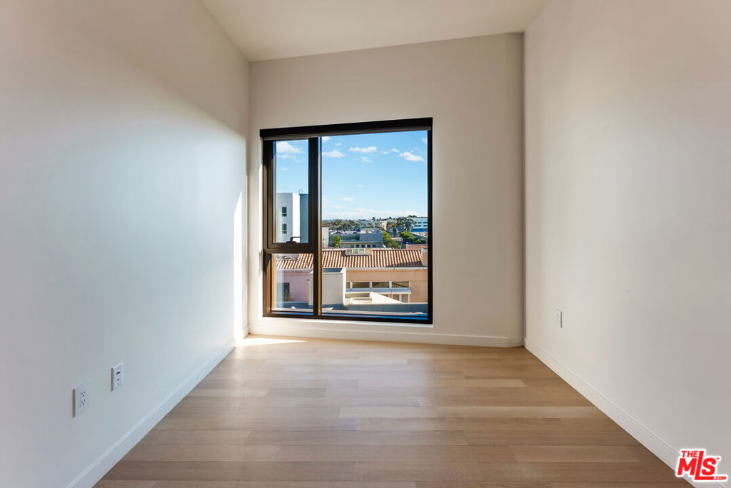 700 Broadway - Photo 21