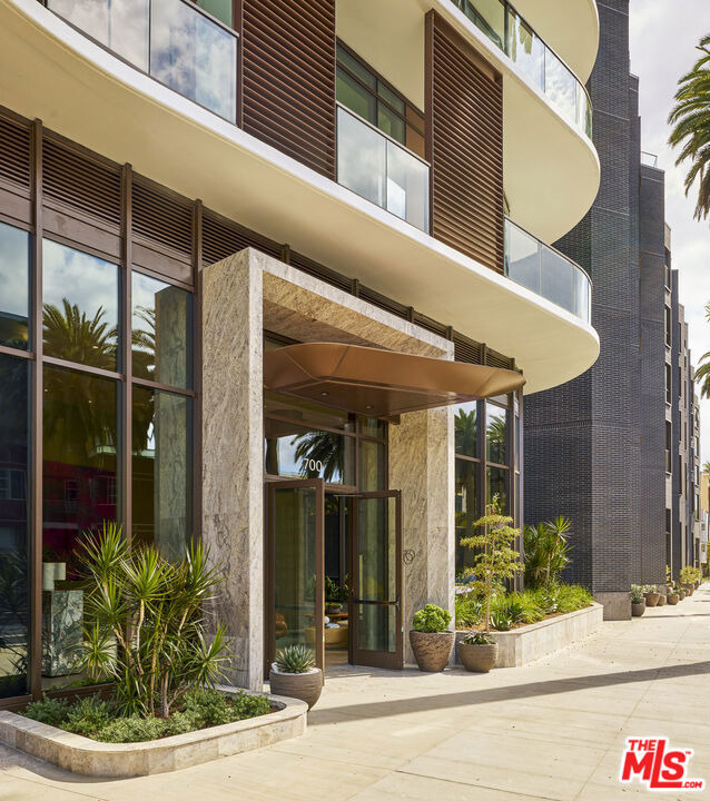 700 Broadway - Photo 3