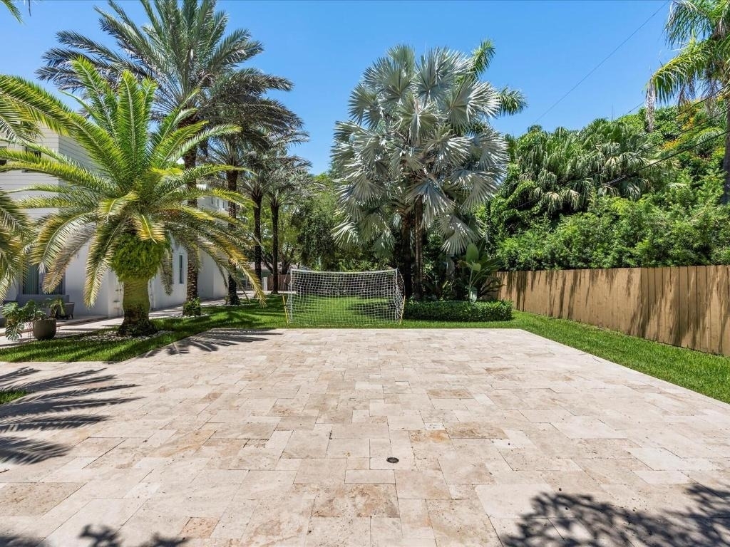 3917 S Le Jeune Road - Photo 9