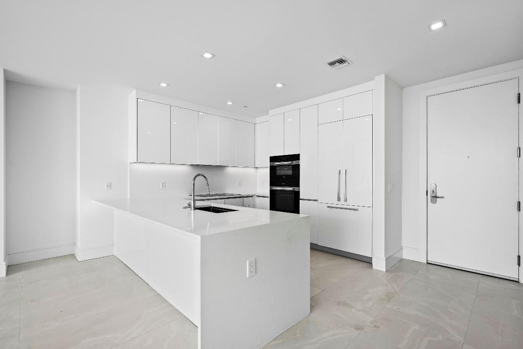 220 Lake Shore Drive - Photo 9