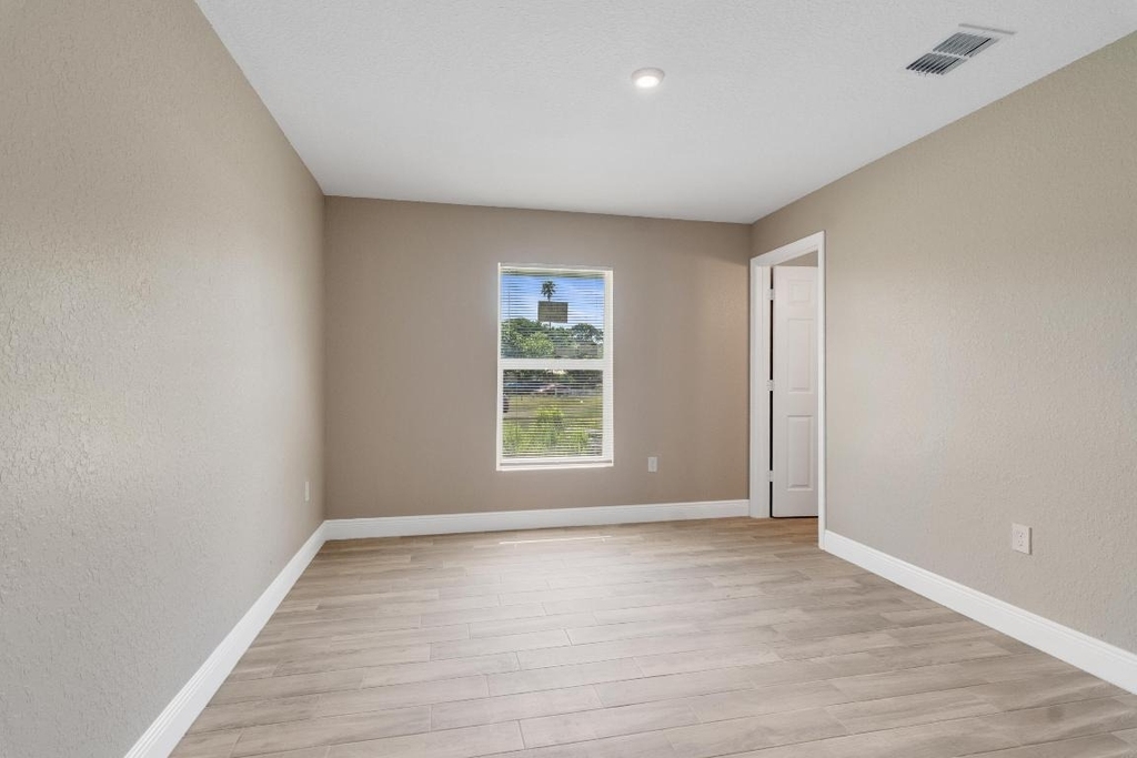 1405 Avenue G - Photo 13