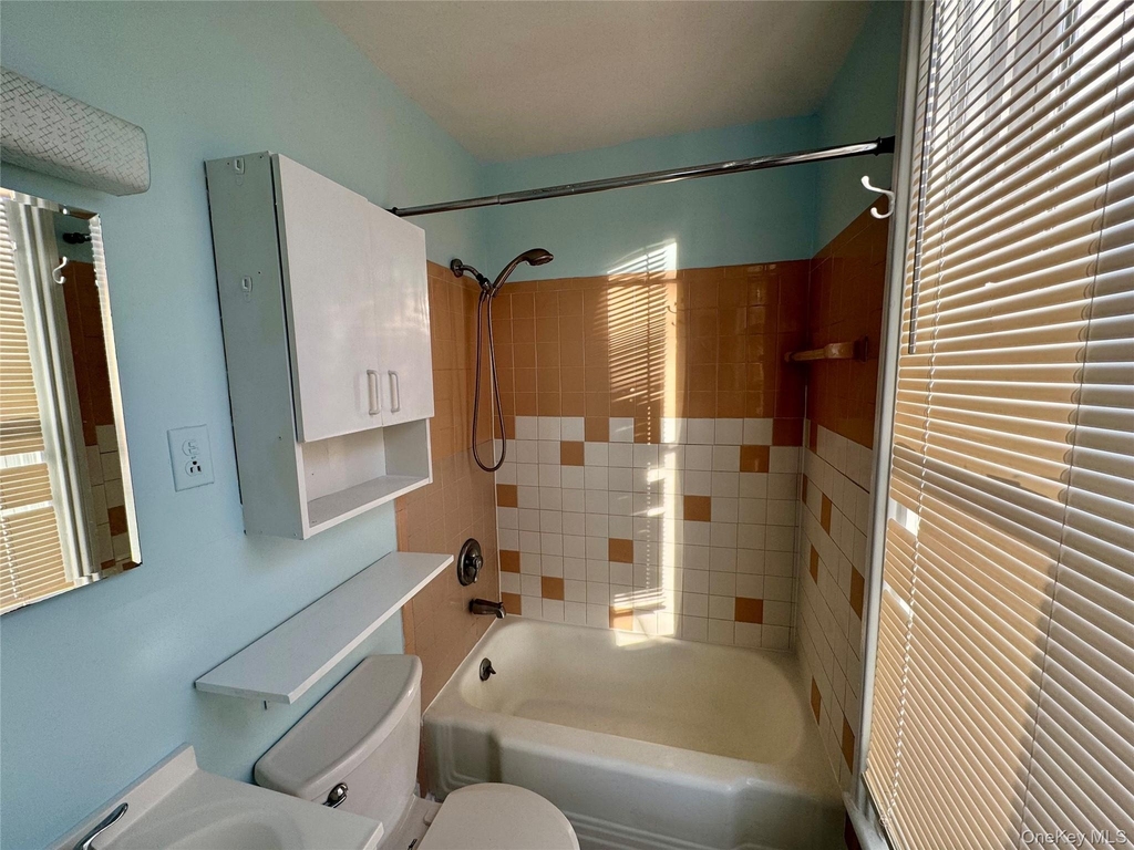 1860 E Main Street - Photo 3