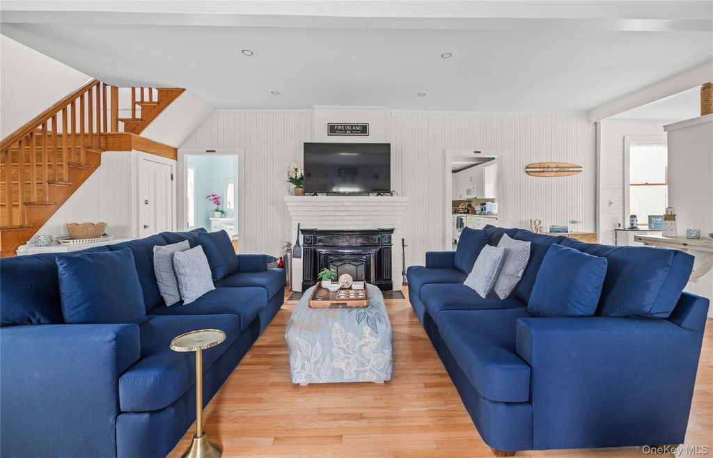 639 Ocean Breeze Walk - Photo 3