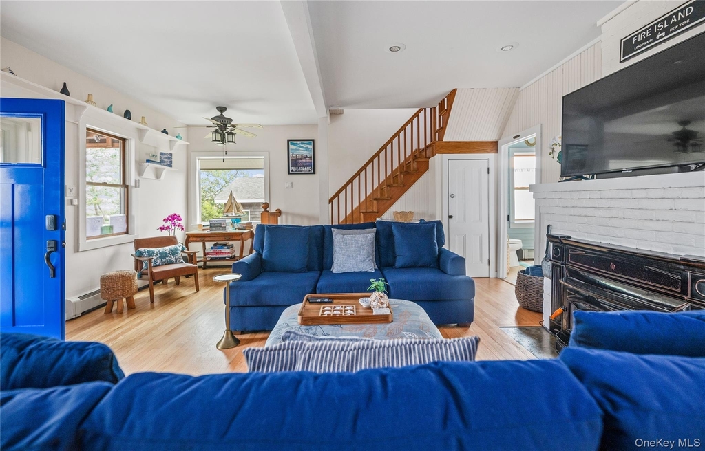 639 Ocean Breeze Walk - Photo 2