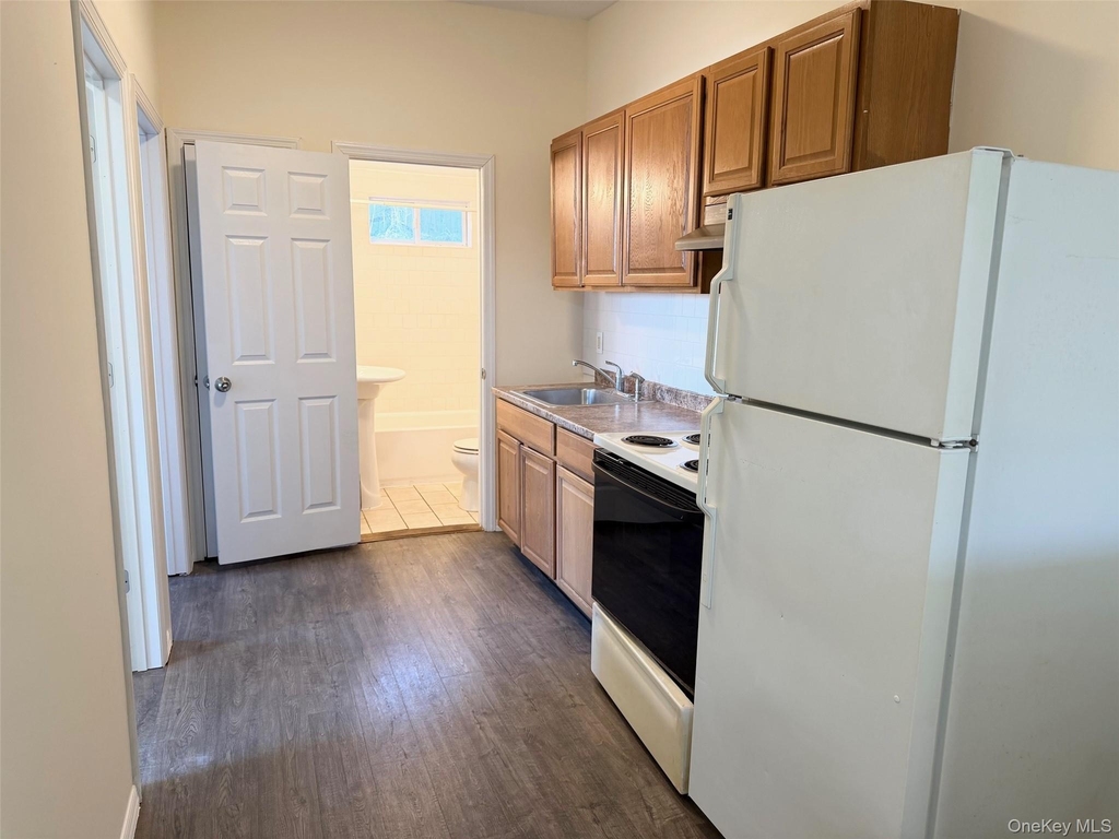 188 Hallock Landing Road - Photo 3