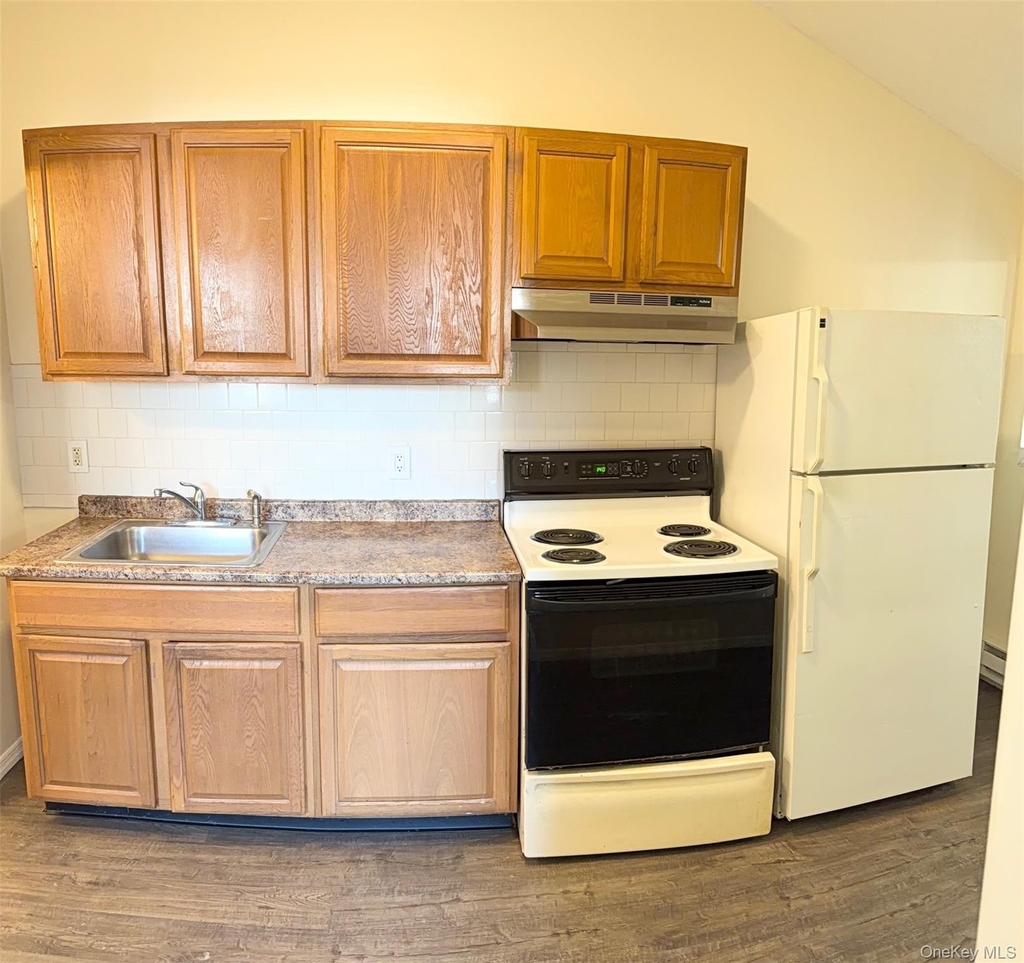 188 Hallock Landing Road - Photo 2