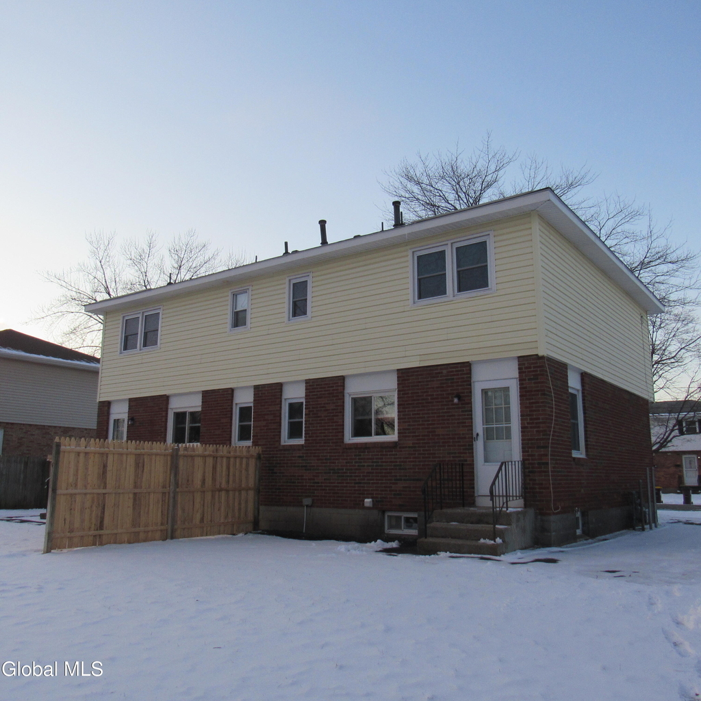 34b Commodore Street - Photo 2