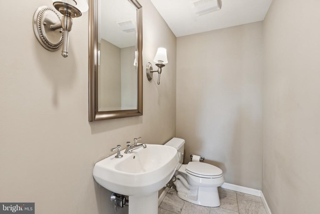 1811 Chestnut Street - Photo 16