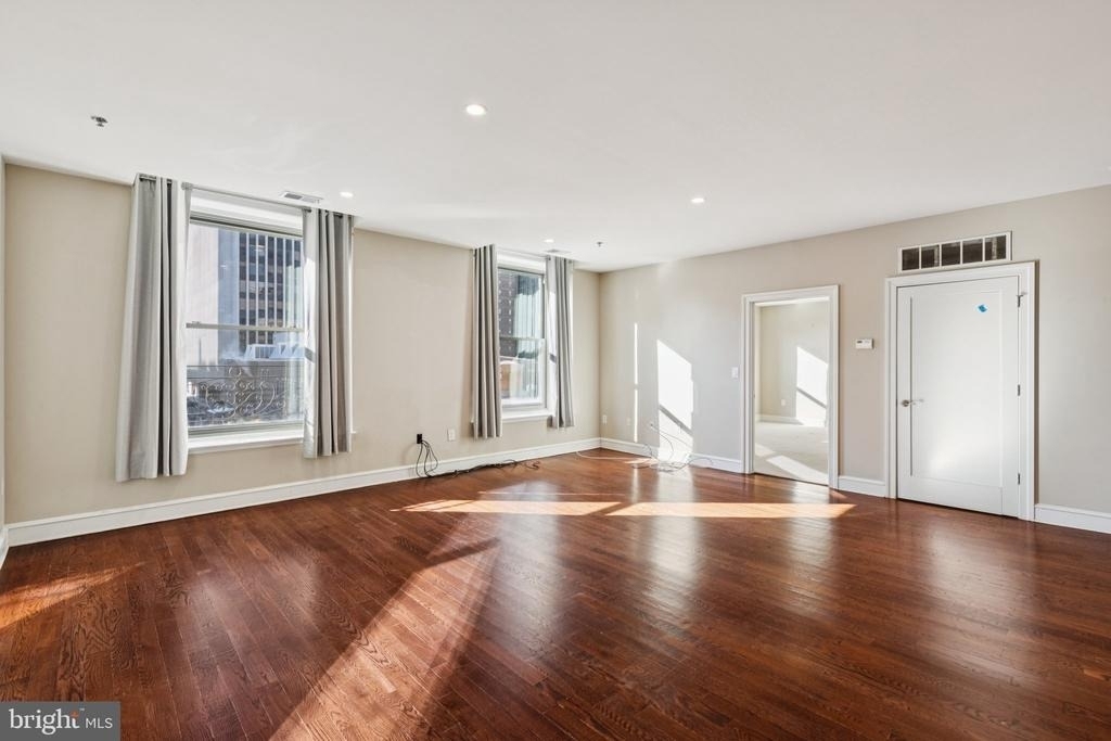 1811 Chestnut Street - Photo 11