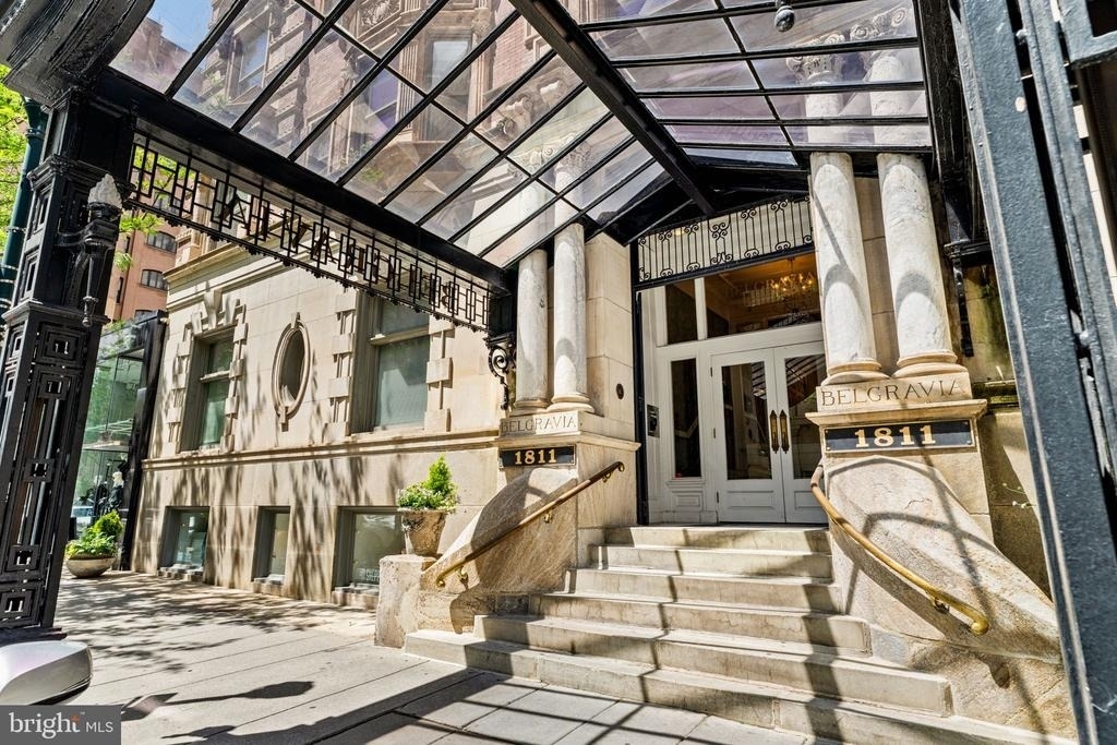 1811 Chestnut Street - Photo 0