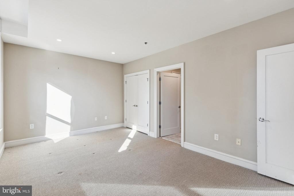 1811 Chestnut Street - Photo 18