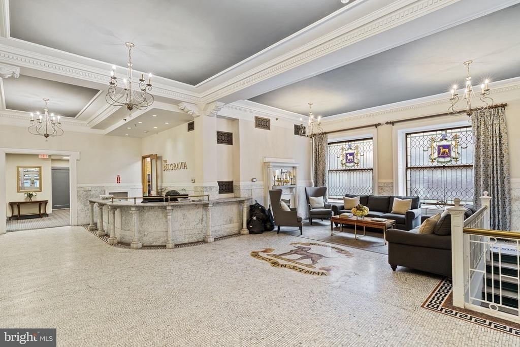 1811 Chestnut Street - Photo 3