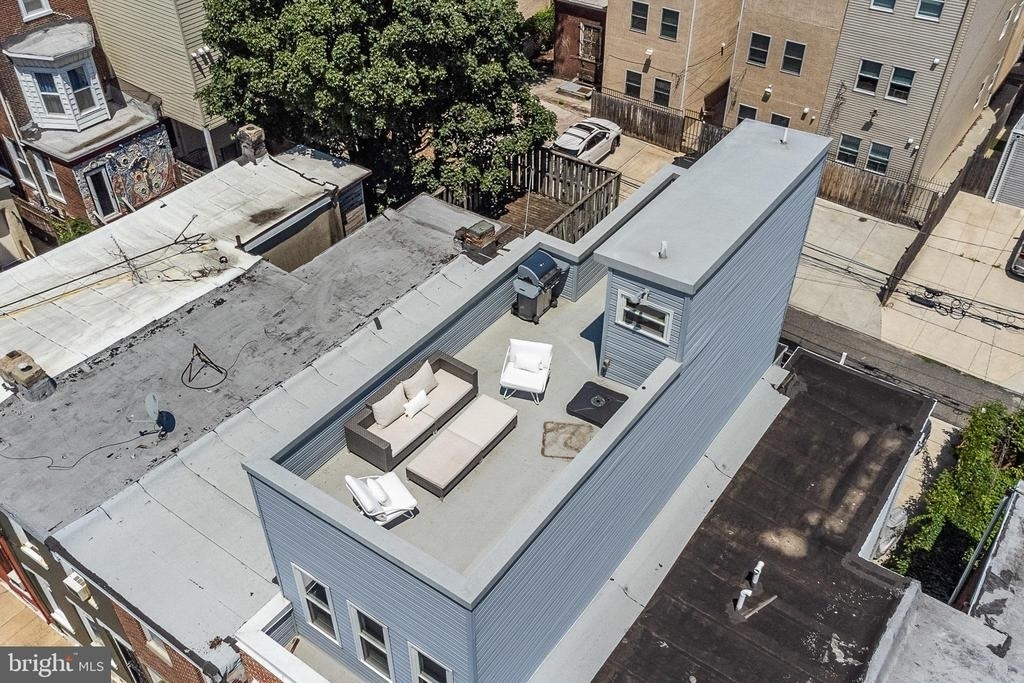 1935 Cambridge Street - Photo 3