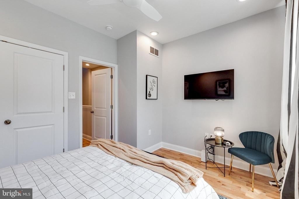 1935 Cambridge Street - Photo 30