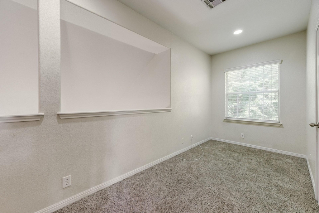 5102 Caswell Ave - Photo 14