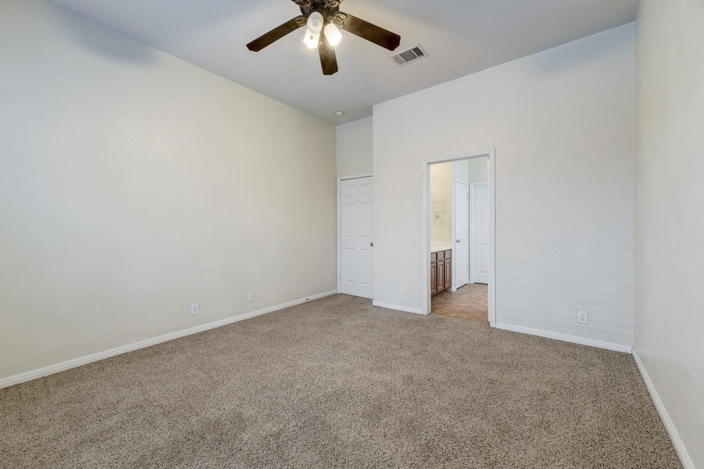 5102 Caswell Ave - Photo 11