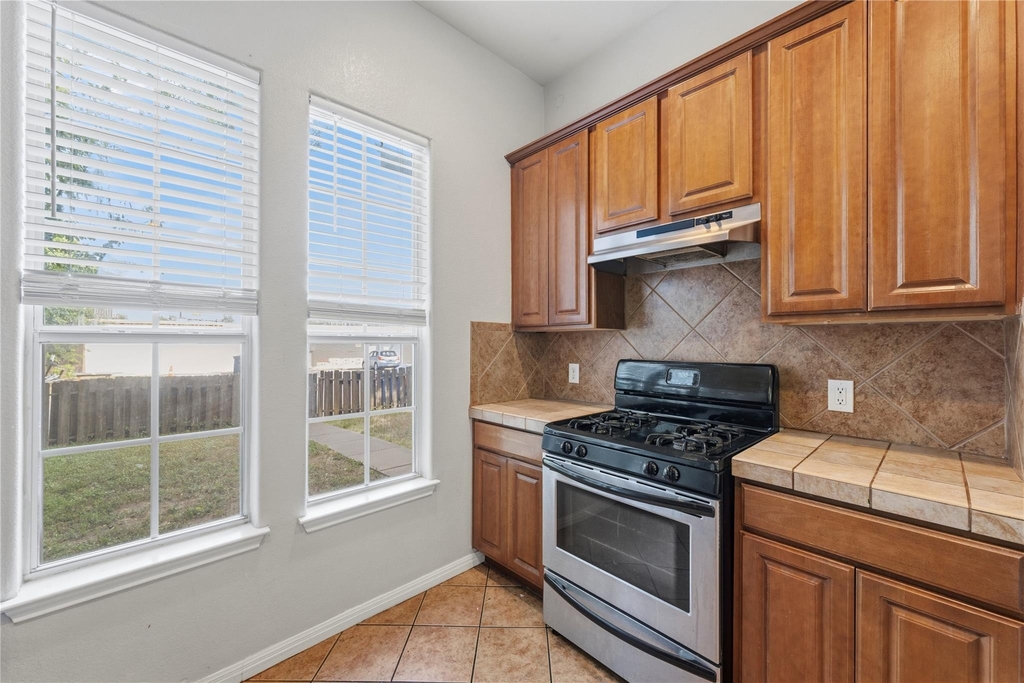 5102 Caswell Ave - Photo 7