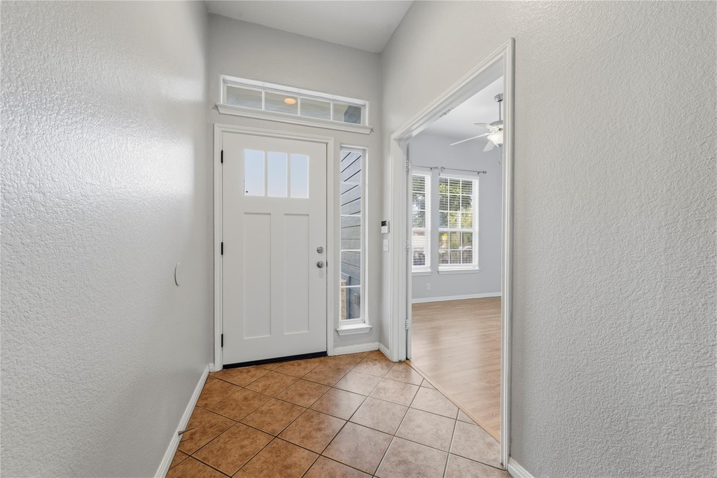 5102 Caswell Ave - Photo 3