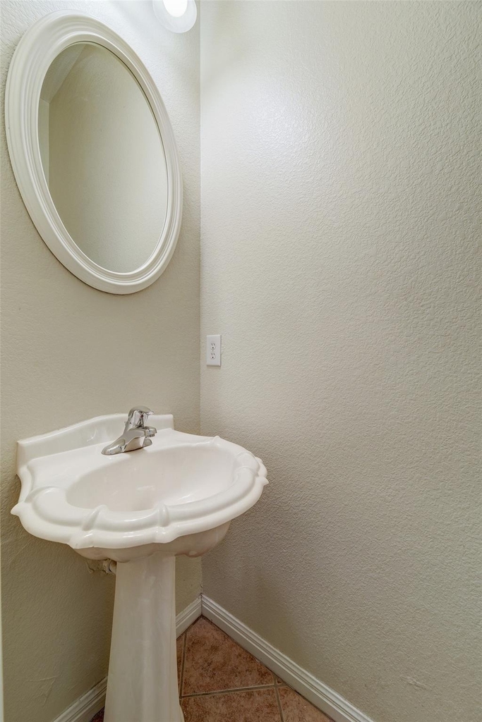 5102 Caswell Ave - Photo 9