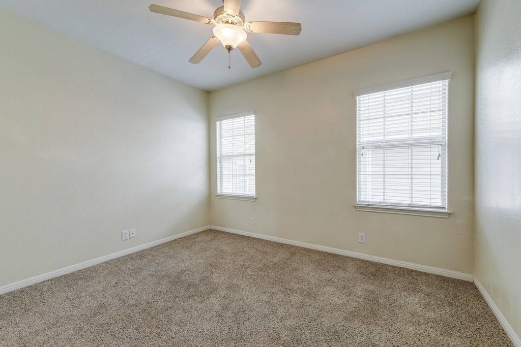 5102 Caswell Ave - Photo 16