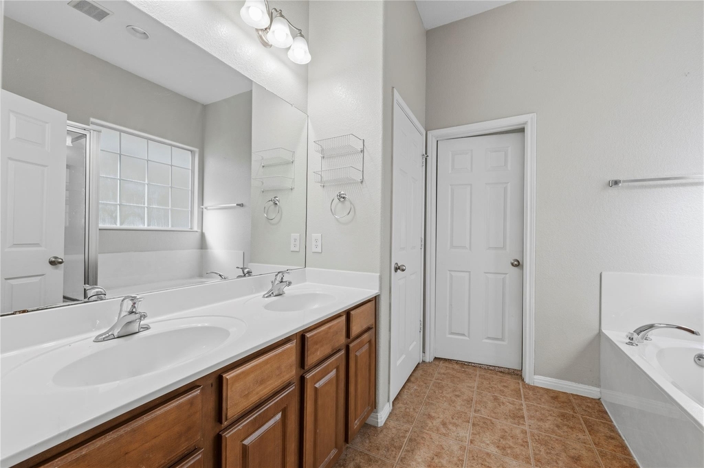 5102 Caswell Ave - Photo 18