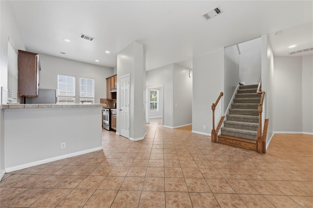 5102 Caswell Ave - Photo 10
