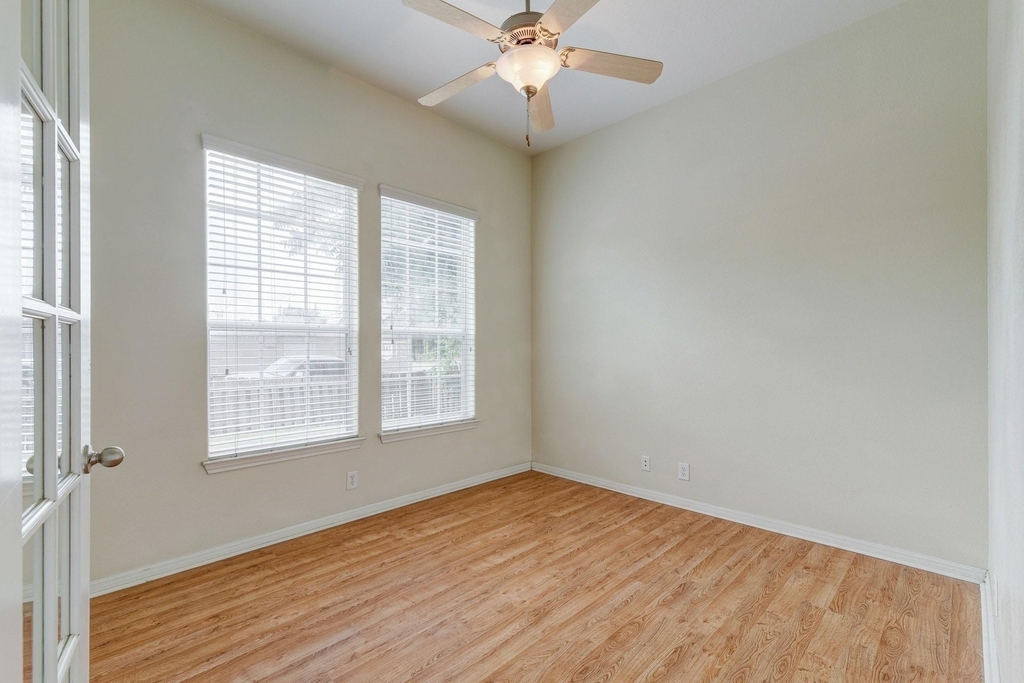 5102 Caswell Ave - Photo 8