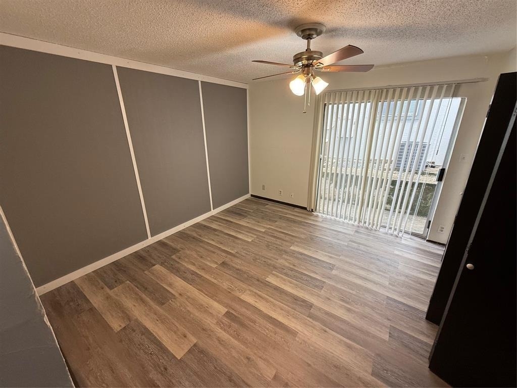 2408 Longview St - Photo 3