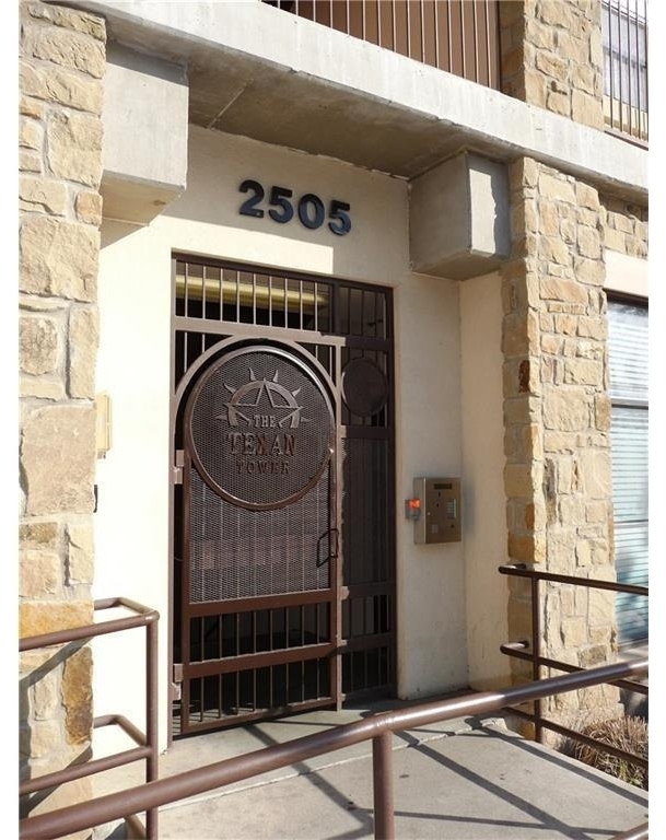 2505 San Gabriel St - Photo 11
