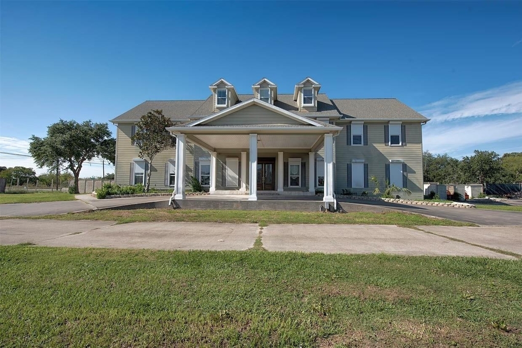2293 E Bayshore Drive - Photo 0
