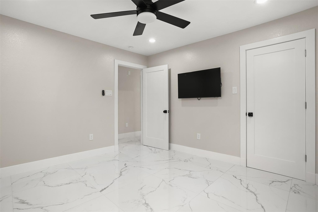 4002 Dixie Farm Road - Photo 16