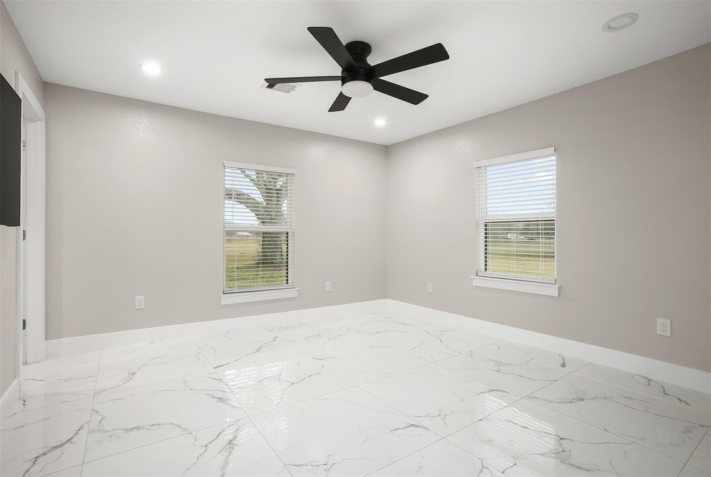 4002 Dixie Farm Road - Photo 19