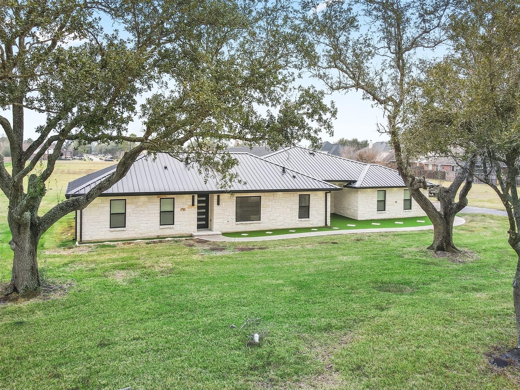 4002 Dixie Farm Road - Photo 27