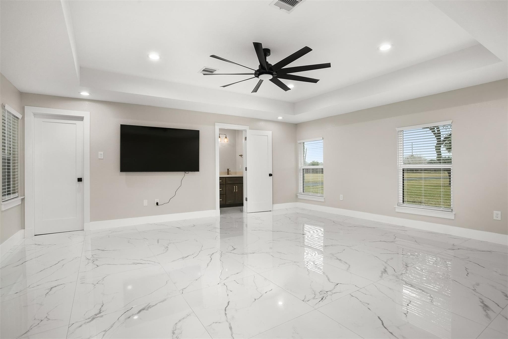 4002 Dixie Farm Road - Photo 10