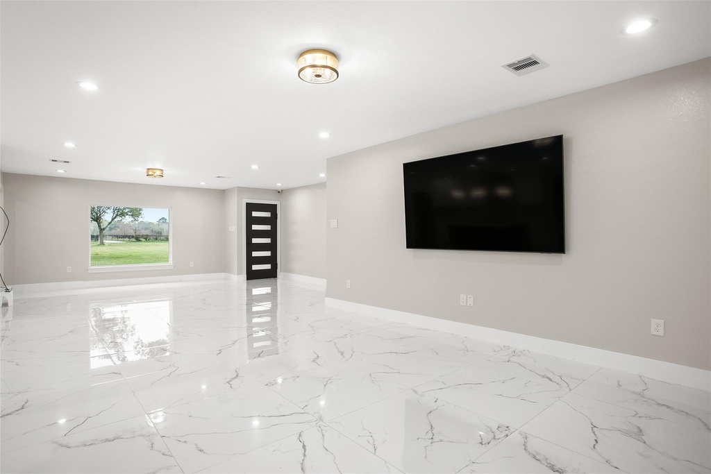 4002 Dixie Farm Road - Photo 2
