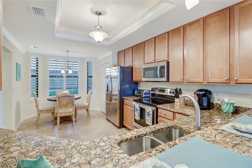 9514 Avellino Way - Photo 9