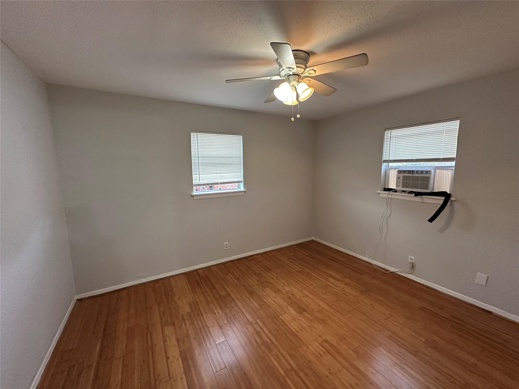 4911 Delano Street - Photo 4