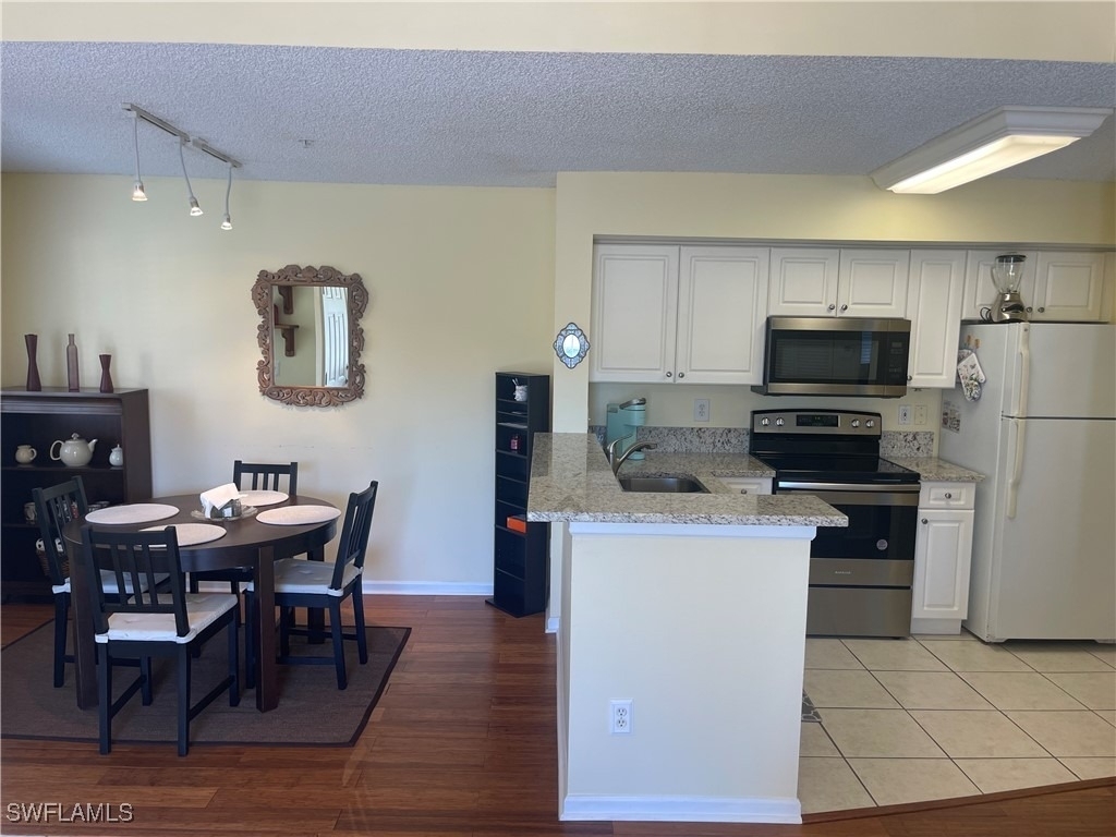1260 Wildwood Lakes Boulevard - Photo 3