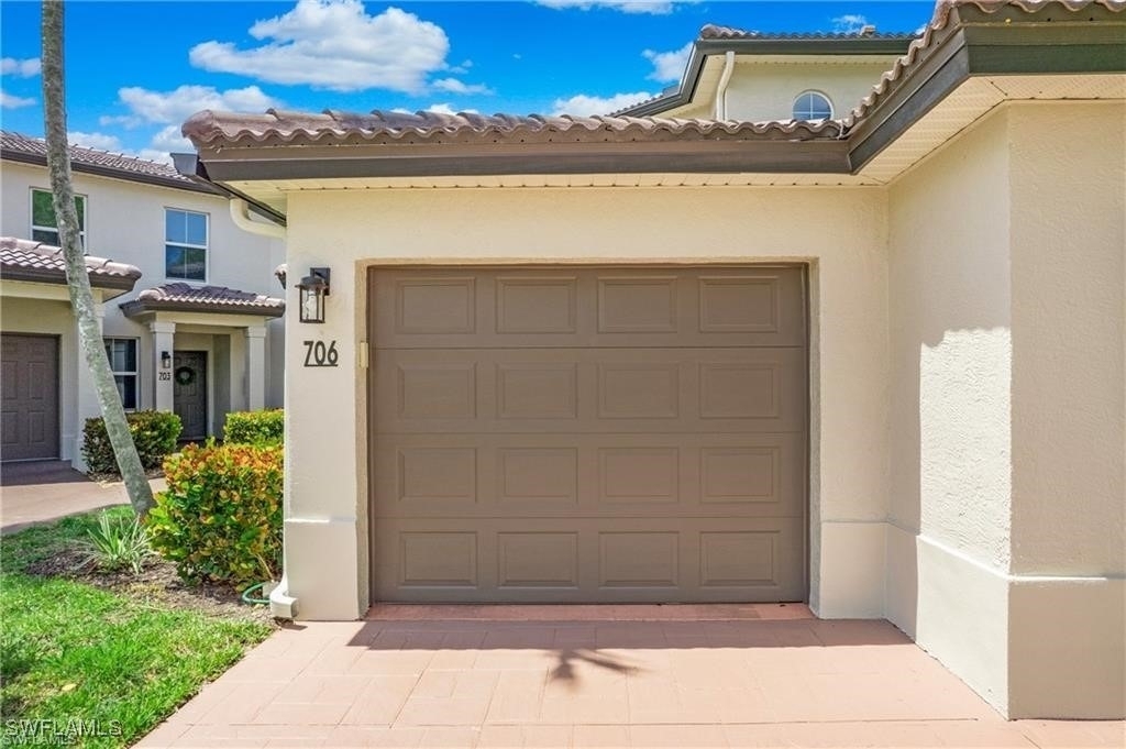 700 Diamond Circle - Photo 2